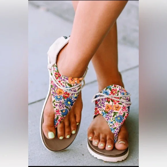 Colorful Floral Print Zip up Flip Flop Sandals - Picture 3 of 6